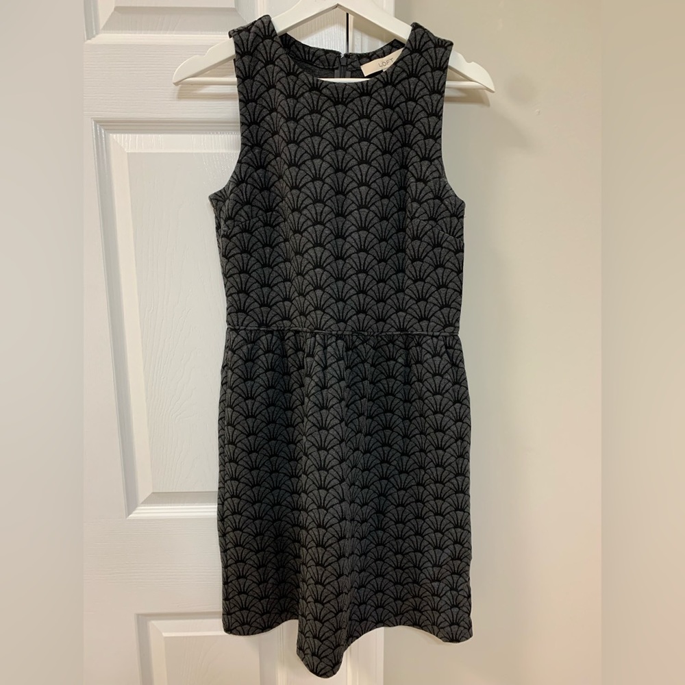 Gray and black patterned LOFT dress size 4